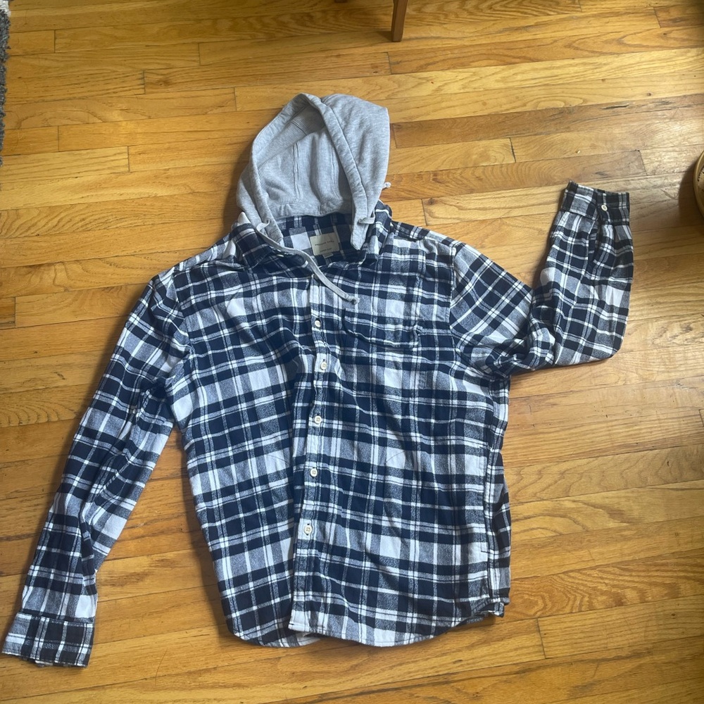 American Eagle Outfitters Super Soft Navy and White Plaid Shirt - Picture 3 of 8